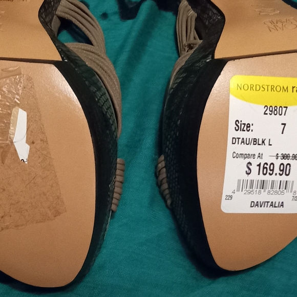 Joan & David Sz 7 Tan Snakeskin Stiletto Heels NWOT - Picture 5 of 10